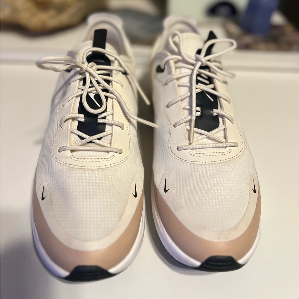 Nike Women's Athletic Shoes - Cream and Black